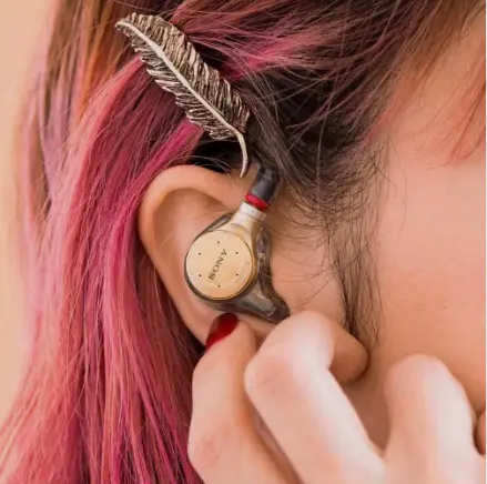 離LiSA更近的一次 索尼×人氣動漫歌手LiSA聯(lián)名耳機重磅回歸盡享耳邊”獨家”旋律 離LiSA更近的一次 索尼×人氣動漫歌手LiSA聯(lián)名耳機重磅回歸盡享耳邊”獨家”旋律