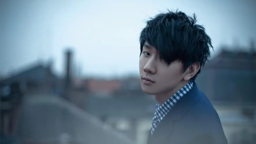 林俊杰音樂生涯：從歌手到創(chuàng)作人的成長(zhǎng)之路